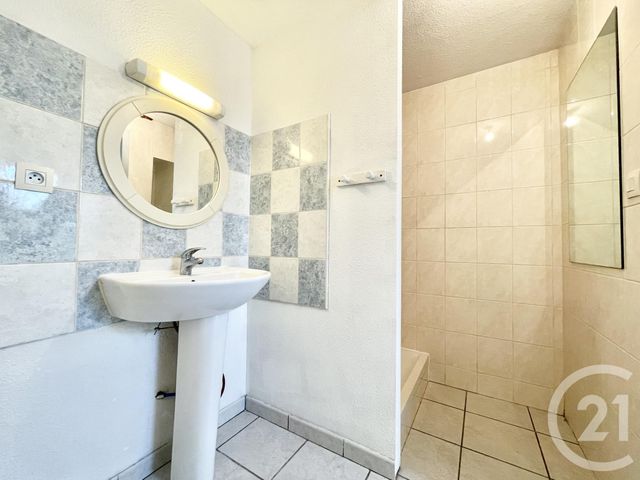 Appartement T3 &agrave; louer - 3 pi&egrave;ces - 75,37 m2 - Les Avenieres Veyrins Thuellin - 38 - RHONE-ALPES