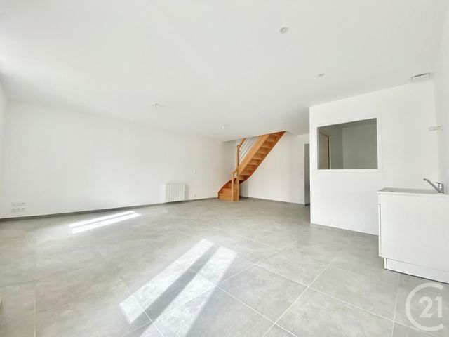 Appartement T3 &agrave; louer - 3 pi&egrave;ces - 75,37 m2 - Les Avenieres Veyrins Thuellin - 38 - RHONE-ALPES