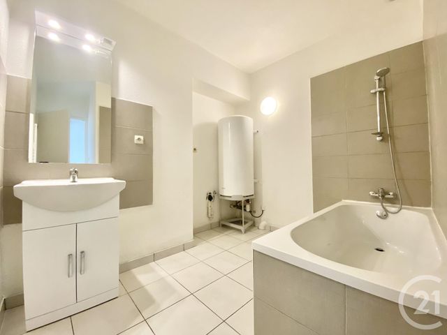 Appartement F3 bis &agrave; louer - 4 pi&egrave;ces - 74,79 m2 - Les Avenieres Veyrins Thuellin - 38 - RHONE-ALPES