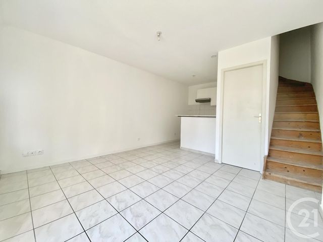 Appartement T3 &agrave; louer - 3 pi&egrave;ces - 56,45 m2 - Les Avenieres Veyrins Thuellin - 38 - RHONE-ALPES