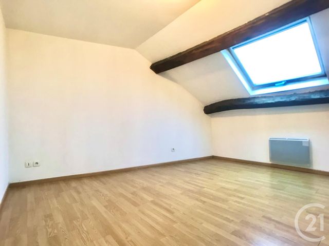 Appartement T3 &agrave; louer - 3 pi&egrave;ces - 51,35 m2 - Les Abrets En Dauphine - 38 - RHONE-ALPES