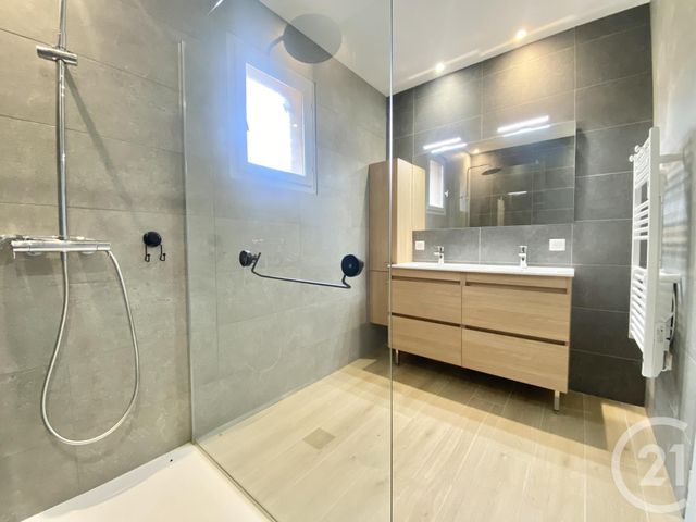 Maison &agrave; louer - 5 pi&egrave;ces - 100,66 m2 - St Andre Le Gaz - 38 - RHONE-ALPES