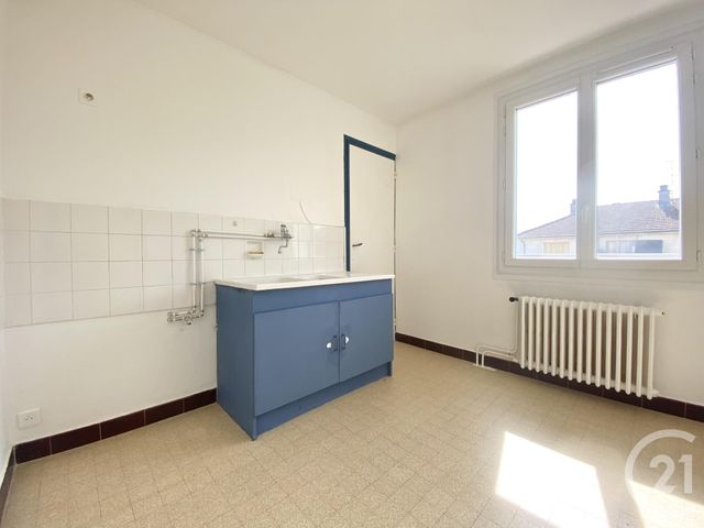 Appartement T4 &agrave; louer - 4 pi&egrave;ces - 68,88 m2 - Le Pont De Beauvoisin - 38 - RHONE-ALPES