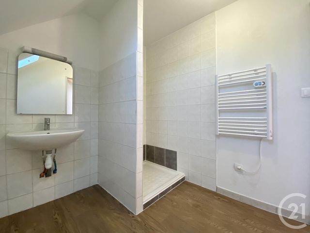 Appartement T4 &agrave; louer - 4 pi&egrave;ces - 79,61 m2 - La Batie Montgascon - 38 - RHONE-ALPES