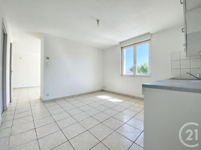 Appartement T4 &agrave; louer - 4 pi&egrave;ces - 79,61 m2 - La Batie Montgascon - 38 - RHONE-ALPES