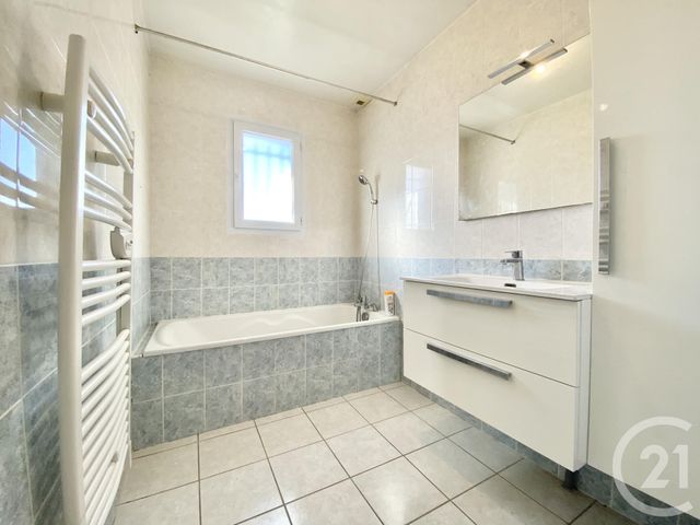 Maison &agrave; louer - 6 pi&egrave;ces - 106,04 m2 - St Ondras - 38 - RHONE-ALPES