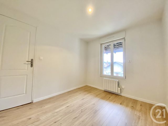 Appartement T2 &agrave; louer - 2 pi&egrave;ces - 40,65 m2 - Voiron - 38 - RHONE-ALPES
