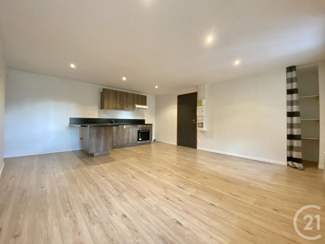 Appartement T2 &agrave; louer - 2 pi&egrave;ces - 40,65 m2 - Voiron - 38 - RHONE-ALPES