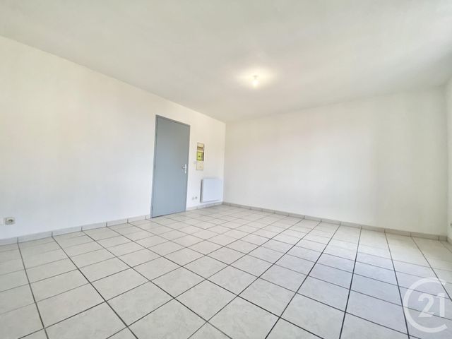 Appartement Studio &agrave; louer - 1 pi&egrave;ce - 23,65 m2 - Les Abrets En Dauphine - 38 - RHONE-ALPES