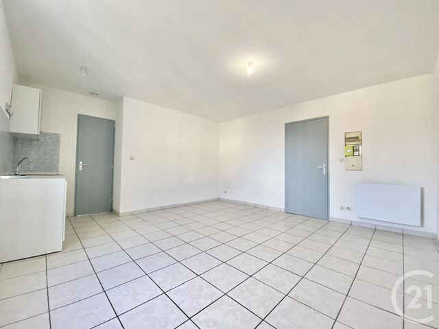 Appartement Studio &agrave; louer - 1 pi&egrave;ce - 23,65 m2 - Les Abrets En Dauphine - 38 - RHONE-ALPES
