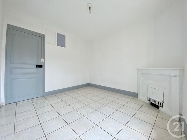 Appartement T2 &agrave; louer - 2 pi&egrave;ces - 38,43 m2 - Les Abrets En Dauphine - 38 - RHONE-ALPES