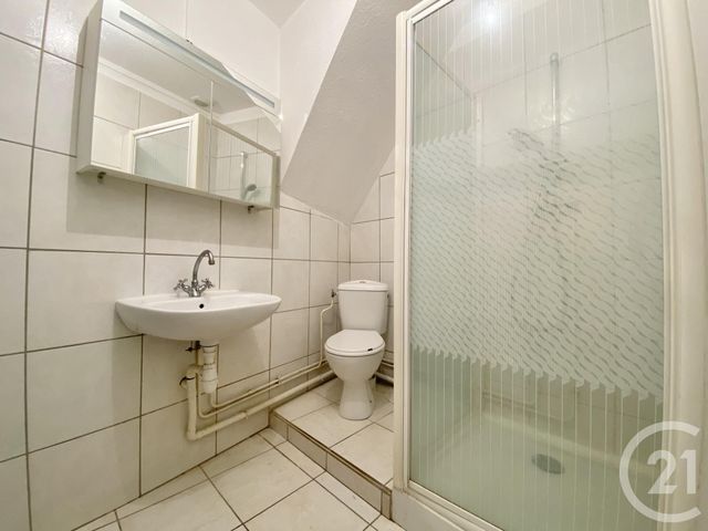 Appartement T2 &agrave; louer - 2 pi&egrave;ces - 38,43 m2 - Les Abrets En Dauphine - 38 - RHONE-ALPES