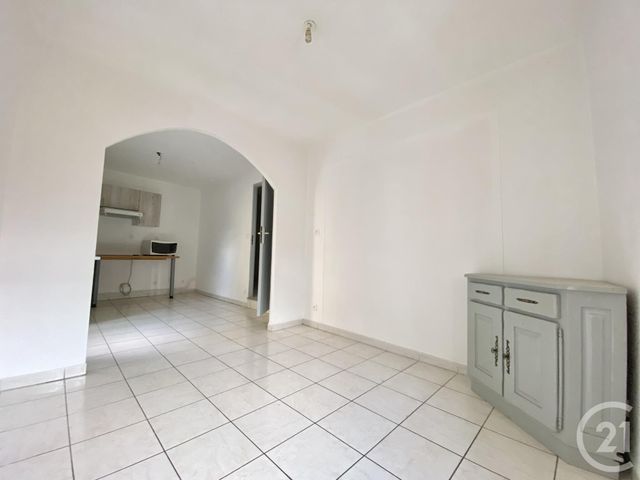 Appartement T2 &agrave; louer - 2 pi&egrave;ces - 38,43 m2 - Les Abrets En Dauphine - 38 - RHONE-ALPES