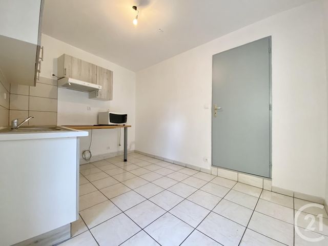 Appartement T2 &agrave; louer - 2 pi&egrave;ces - 38,43 m2 - Les Abrets En Dauphine - 38 - RHONE-ALPES