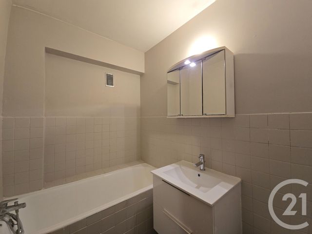 Appartement T3 à vendre - 3 pièces - 77,44 m2 - Marseille - 13013 - PROVENCE-ALPES-COTE-D-AZUR