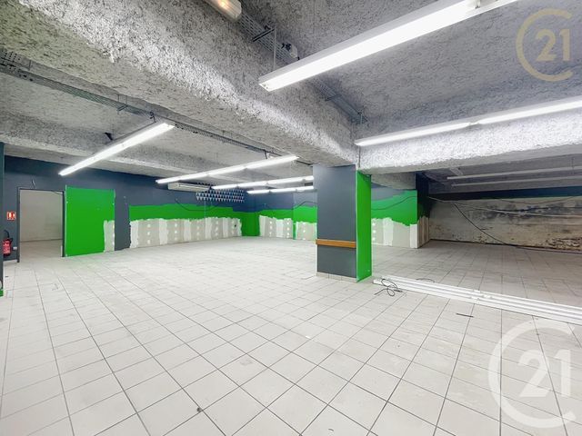 Local commercial à louer - 586.0 m2 - 26 - Drome