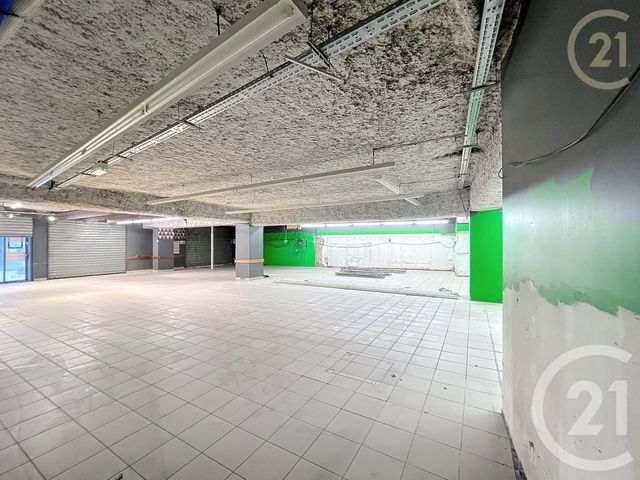 Local commercial à louer - 586.0 m2 - 26 - Drome