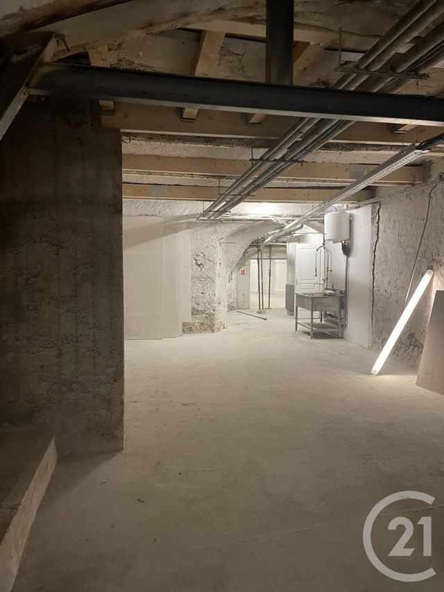 Local commercial à louer - 586.0 m2 - 26 - Drome