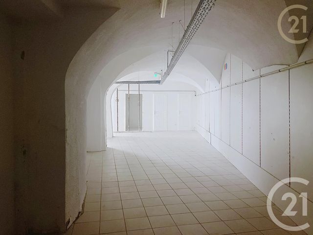 Local commercial à louer - 586.0 m2 - 26 - Drome