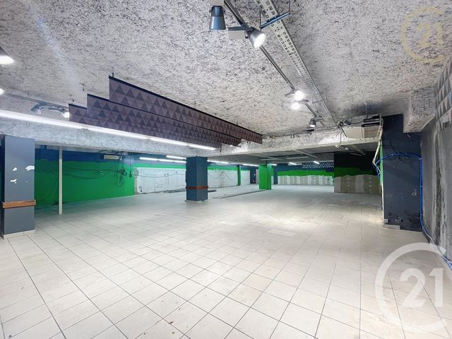 Local commercial à louer - 586.0 m2 - 26 - Drome