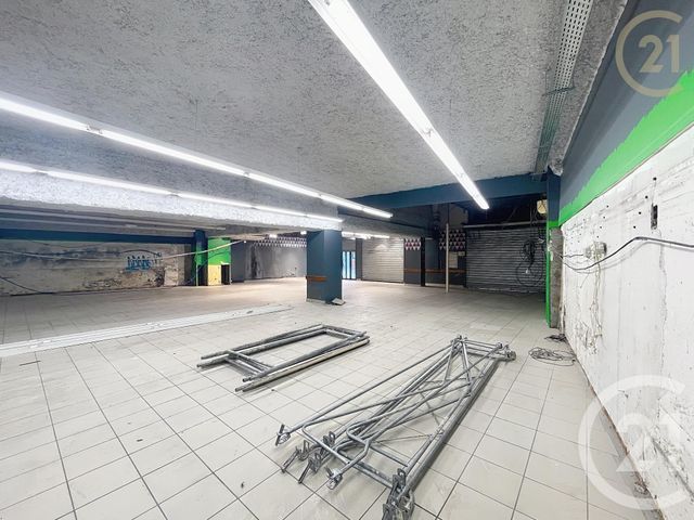 Local commercial à louer - 586.0 m2 - 26 - Drome