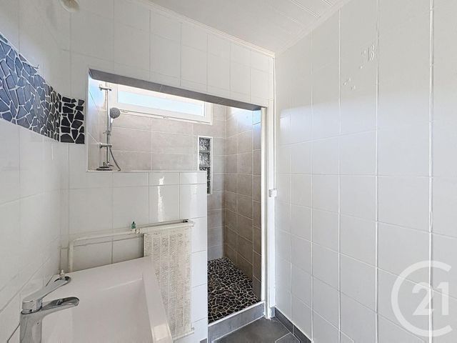 Appartement F3 &agrave; louer - 3 pi&egrave;ces - 65,33 m2 - Montelimar - 26 - RHONE-ALPES