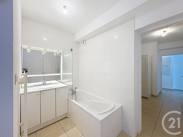 Appartement à louer - 2 pièces - 56,62 m2 - Montelimar - 26 - RHONE-ALPES