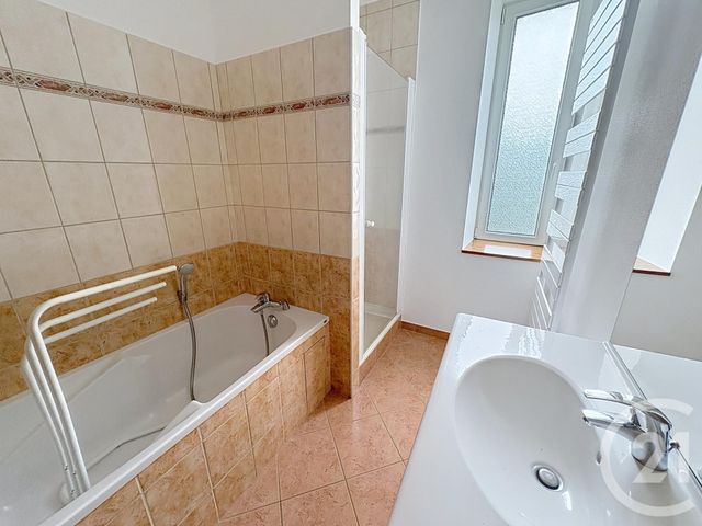 Appartement à louer - 3 pièces - 82,05 m2 - Alba La Romaine - 07 - RHONE-ALPES