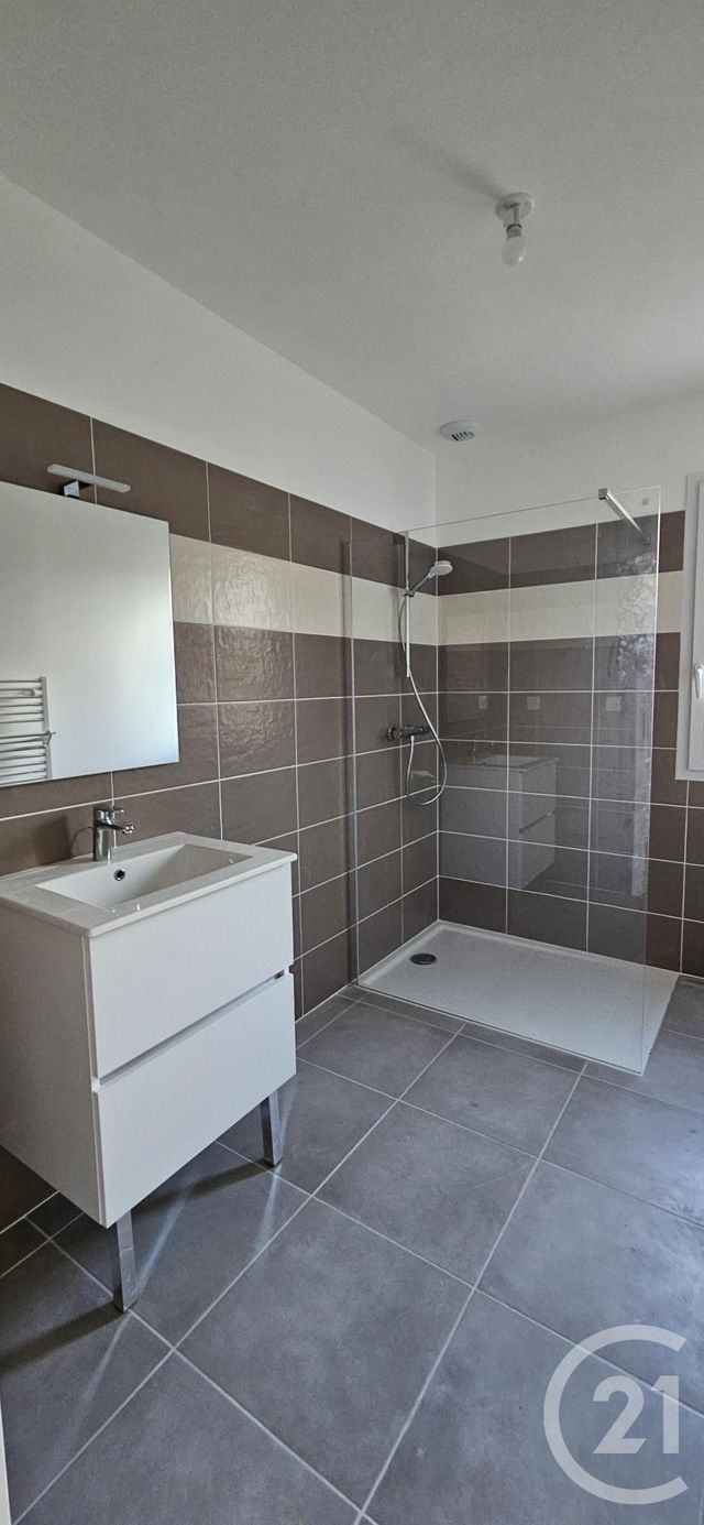 Maison &agrave; louer - 4 pi&egrave;ces - 87,18 m2 - Montelimar - 26 - RHONE-ALPES