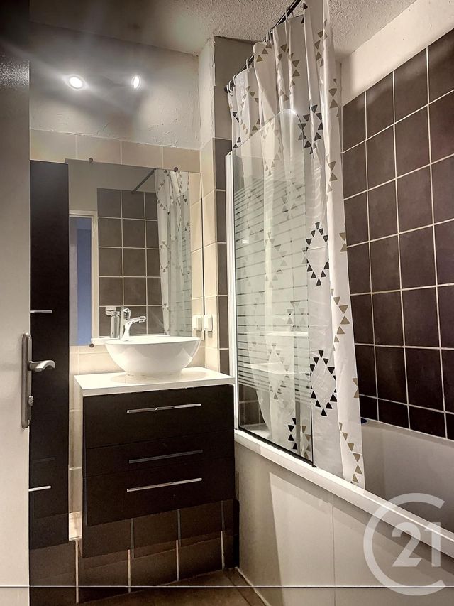 Appartement F2 &agrave; louer - 2 pi&egrave;ces - 49,96 m2 - Montelimar - 26 - RHONE-ALPES