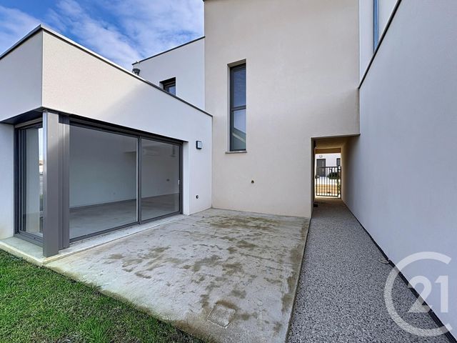 Maison &agrave; louer - 3 pi&egrave;ces - 74 m2 - Allan - 26 - RHONE-ALPES