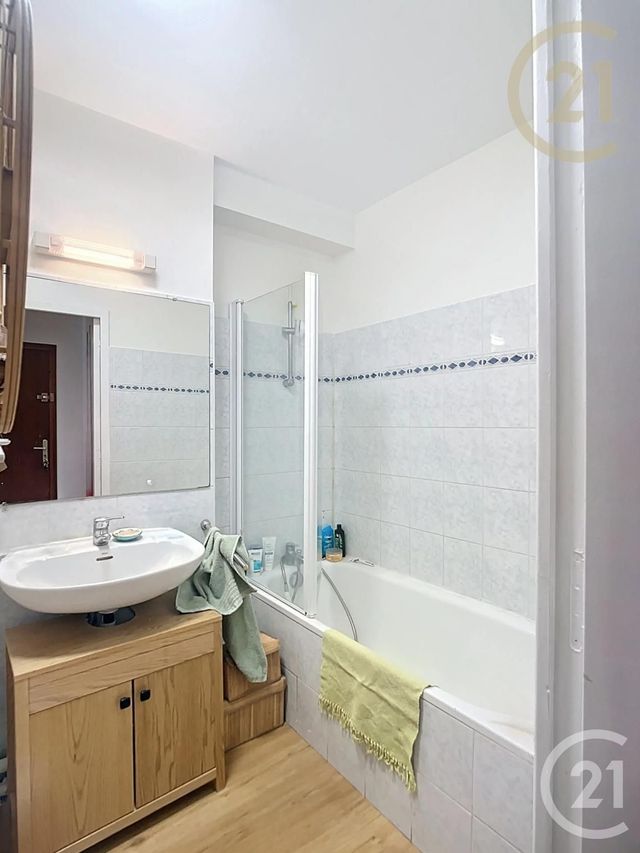 Appartement F3 &agrave; louer - 3 pi&egrave;ces - 65,45 m2 - Montelimar - 26 - RHONE-ALPES