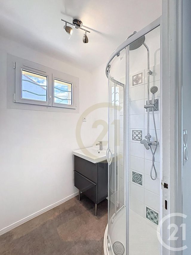 Maison &agrave; louer - 7 pi&egrave;ces - 149,38 m2 - Montelimar - 26 - RHONE-ALPES