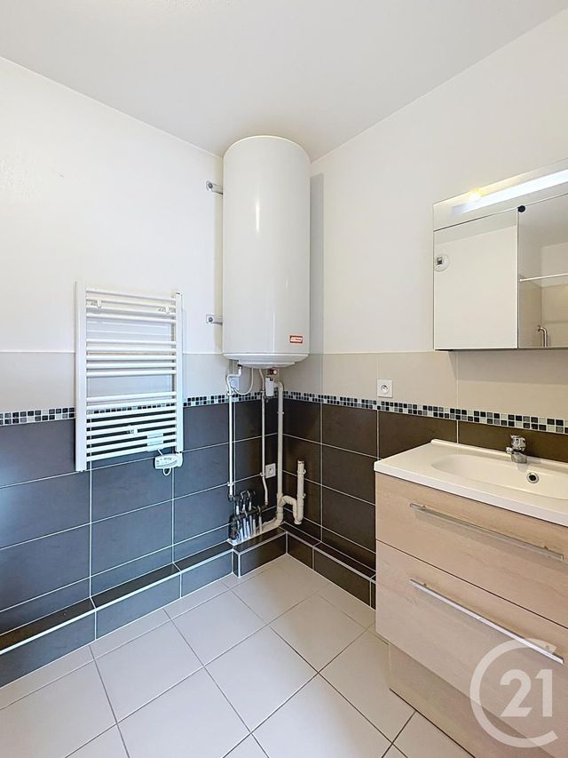 Appartement T2 &agrave; louer - 2 pi&egrave;ces - 40,60 m2 - Montelimar - 26 - RHONE-ALPES