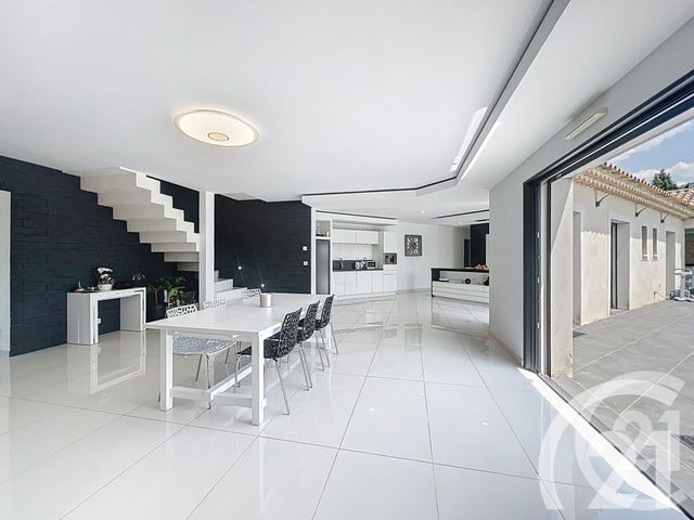 Maison à vendre - 6 pièces - 265 m2 - Cavaillon - 84 - PROVENCE-ALPES-COTE-D-AZUR