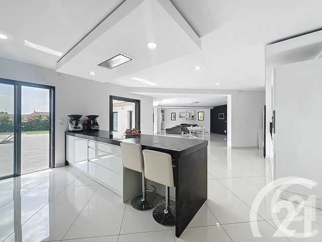 Maison à vendre - 6 pièces - 265 m2 - Cavaillon - 84 - PROVENCE-ALPES-COTE-D-AZUR