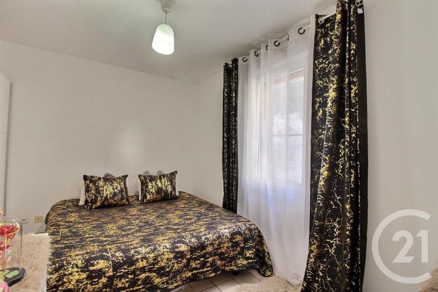 Appartement F4 à vendre - 4 pièces - 82,20 m2 - Cavaillon - 84 - PROVENCE-ALPES-COTE-D-AZUR