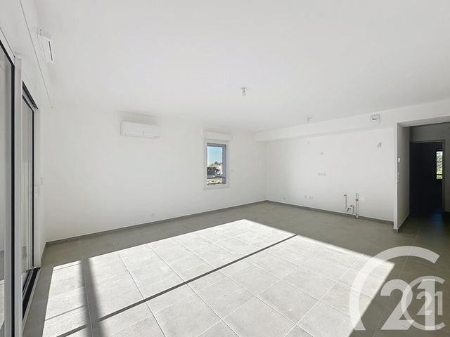 Appartement F4 à vendre - 4 pièces - 79,25 m2 - Robion - 84 - PROVENCE-ALPES-COTE-D-AZUR