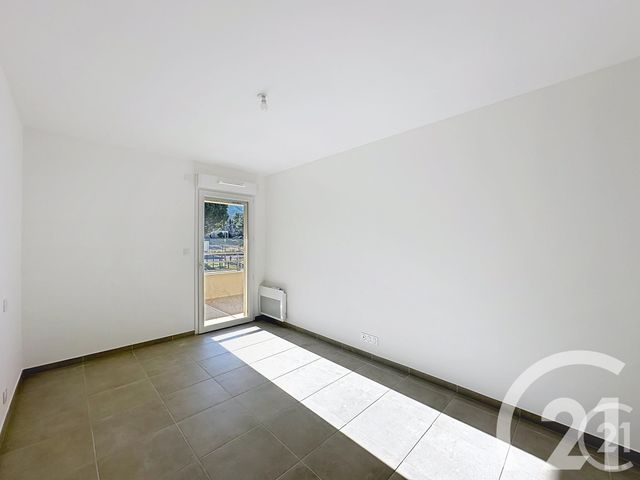 Appartement F4 à vendre - 4 pièces - 79,25 m2 - Robion - 84 - PROVENCE-ALPES-COTE-D-AZUR