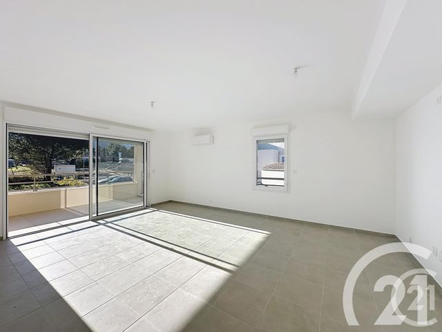 Appartement F4 à vendre - 4 pièces - 79,25 m2 - Robion - 84 - PROVENCE-ALPES-COTE-D-AZUR