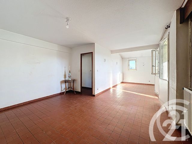 Appartement T3 à vendre - 3 pièces - 76,10 m2 - Cavaillon - 84 - PROVENCE-ALPES-COTE-D-AZUR