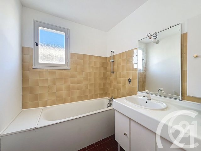 Appartement T3 &agrave; vendre - 3 pi&egrave;ces - 76,10 m2 - Cavaillon - 84 - PROVENCE-ALPES-COTE-D-AZUR