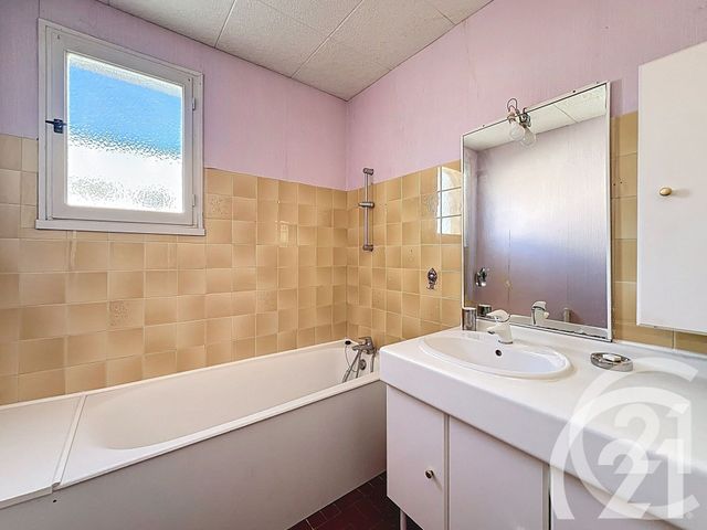 Appartement T3 à vendre - 3 pièces - 76,10 m2 - Cavaillon - 84 - PROVENCE-ALPES-COTE-D-AZUR