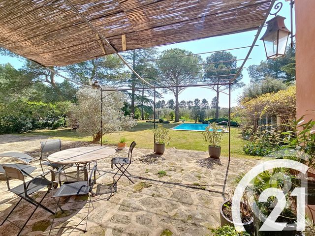 Maison à vendre - 7 pièces - 197,47 m2 - Taillades - 84 - PROVENCE-ALPES-COTE-D-AZUR
