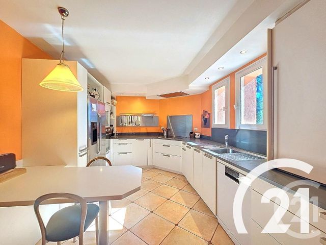 Maison à vendre - 7 pièces - 197,47 m2 - Taillades - 84 - PROVENCE-ALPES-COTE-D-AZUR