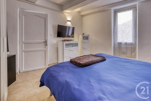 Appartement T3 à vendre - 3 pièces - 84 m2 - Roussillon - 84 - PROVENCE-ALPES-COTE-D-AZUR