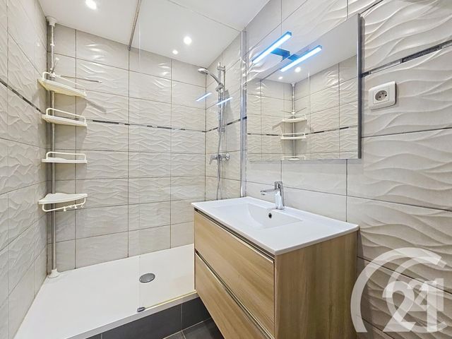 Appartement T2 à vendre - 2 pièces - 42,67 m2 - Cavaillon - 84 - PROVENCE-ALPES-COTE-D-AZUR