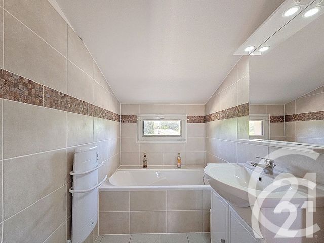 Maison à vendre - 4 pièces - 125,73 m2 - Taillades - 84 - PROVENCE-ALPES-COTE-D-AZUR