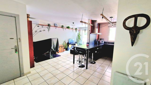 Appartement T3 &agrave; louer - 3 pi&egrave;ces - 65,61 m2 - Cavaillon - 84 - PROVENCE-ALPES-COTE-D-AZUR