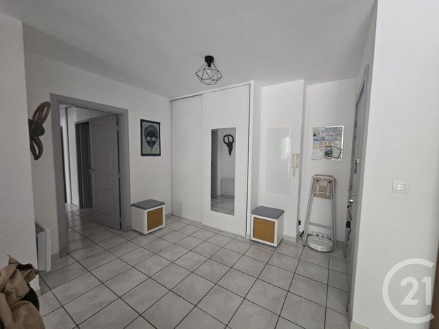 Appartement T3 &agrave; louer - 3 pi&egrave;ces - 65,61 m2 - Cavaillon - 84 - PROVENCE-ALPES-COTE-D-AZUR
